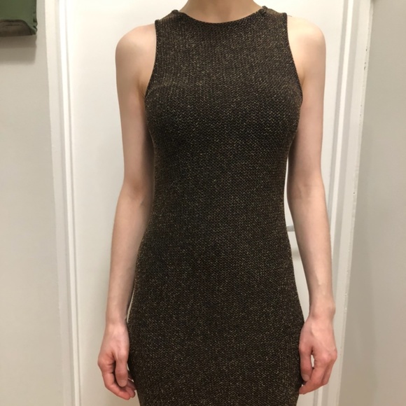 Atmosphere Dress in Black with Gold Threads - Picture 2 of 14